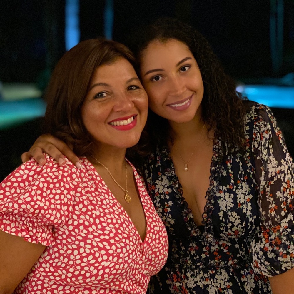 Meet your Posher, Damaris & Laura